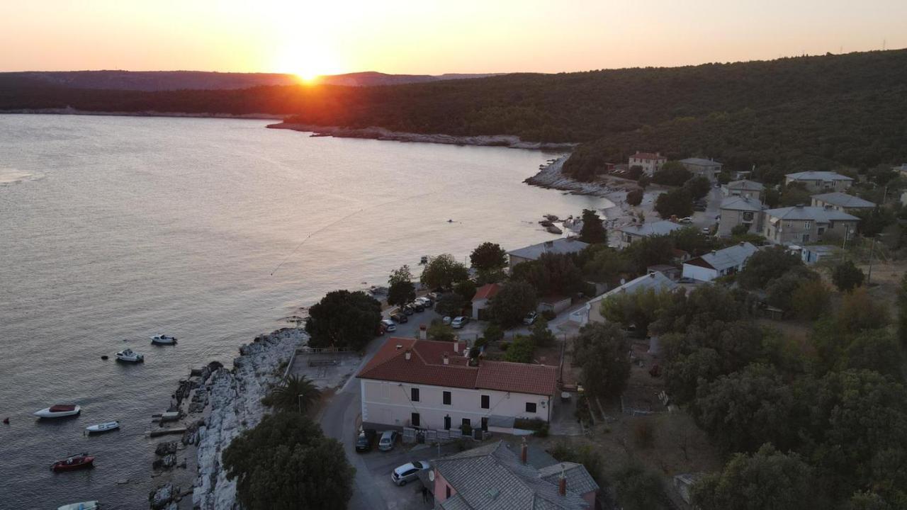 Apartmani Zupanic Koromačno Extérieur photo