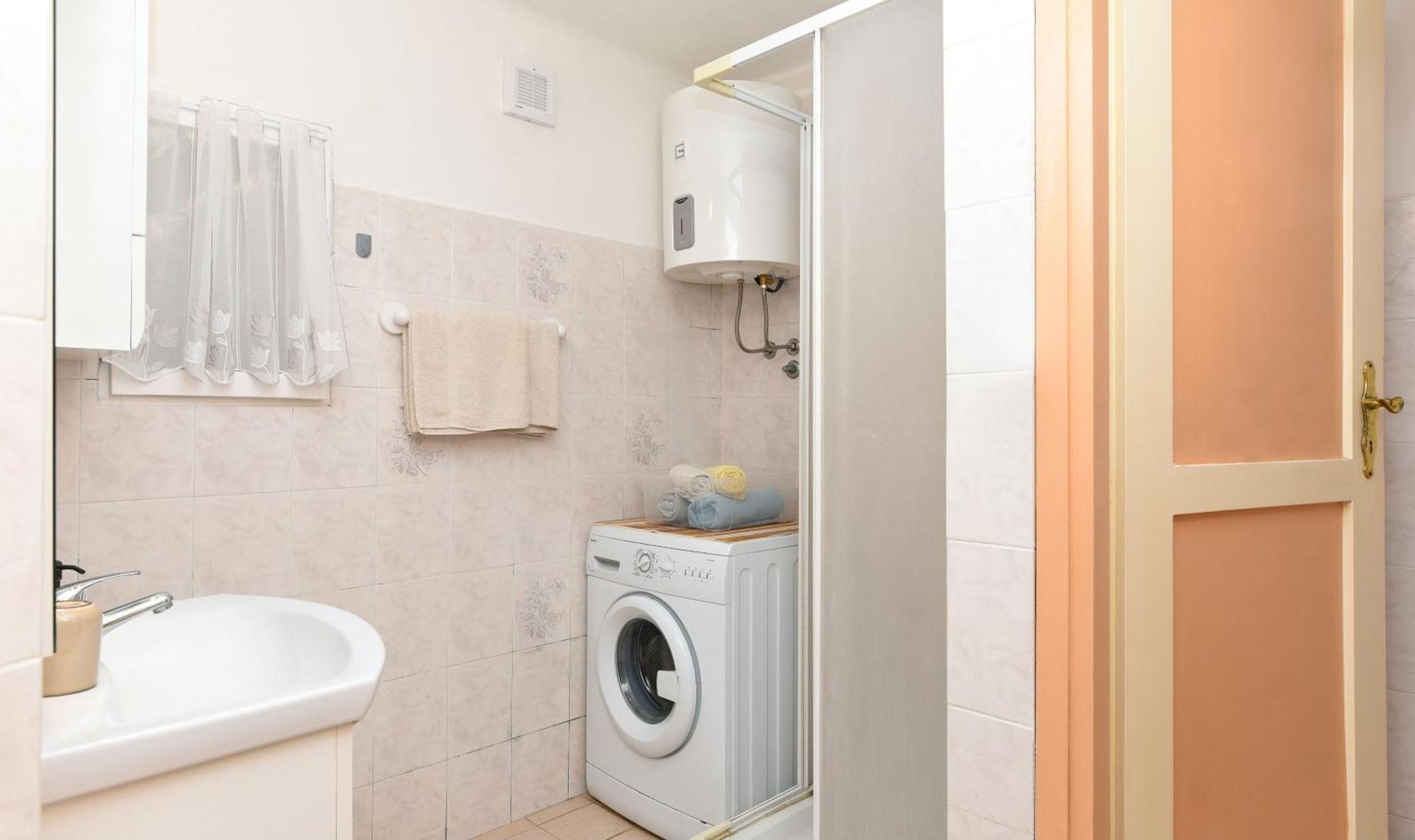 Apartmani Zupanic Koromačno Extérieur photo
